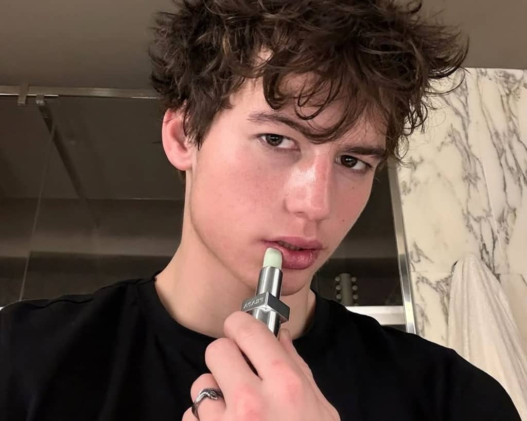 Why is Bách Buquen Famous