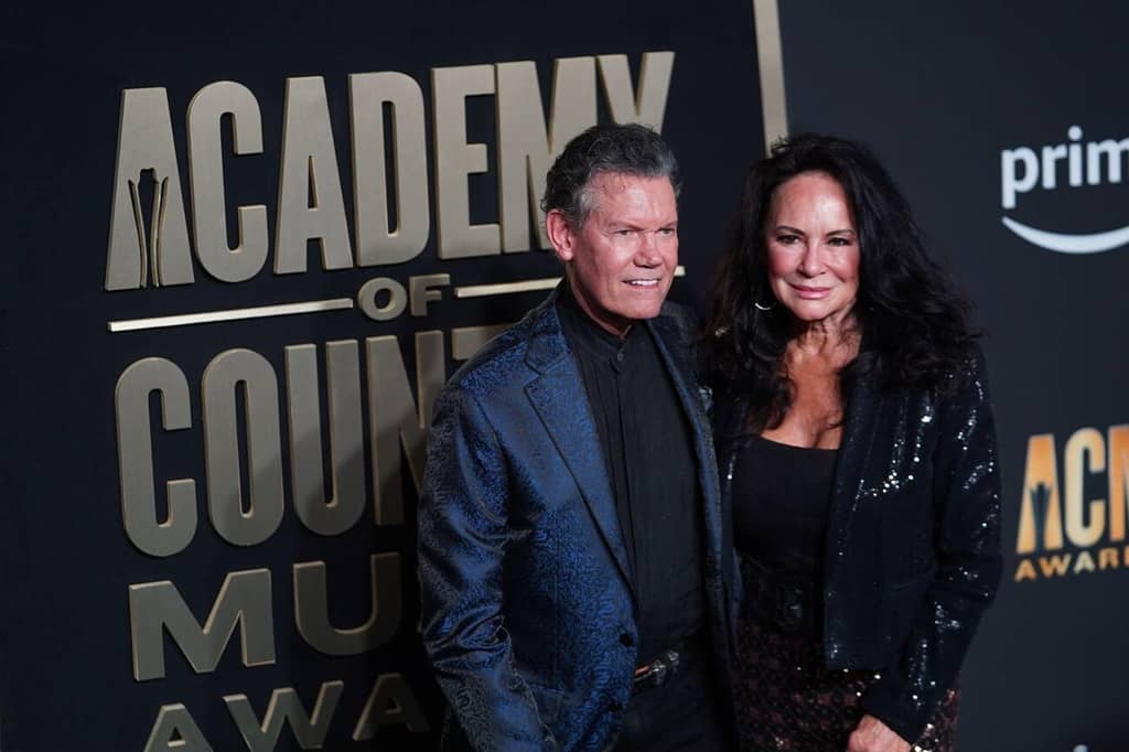 Mary Beougher on academy of country music award show