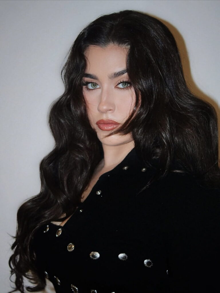 Lauren Jauregui makeup look