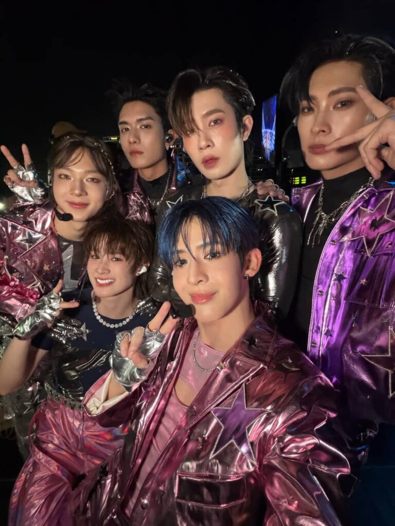 James Supamongkon Wongwisut with DEXX boy group