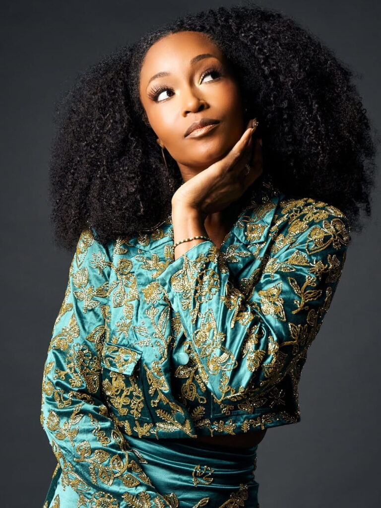 Yaya DaCosta curly hair