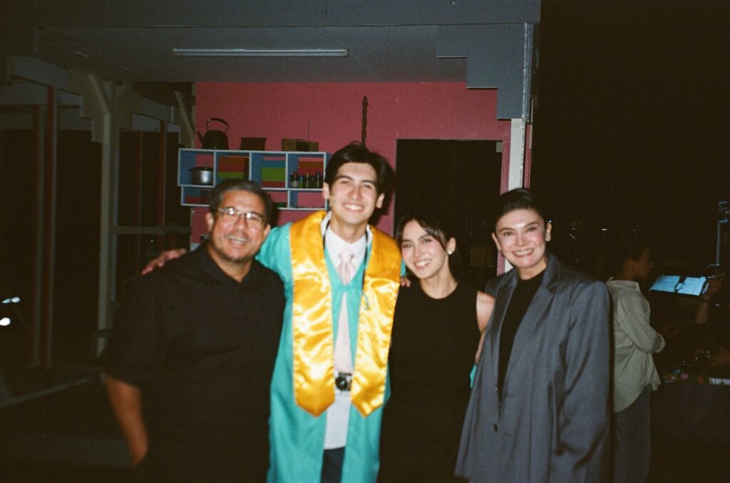 Andres Muhlach with parents and sister