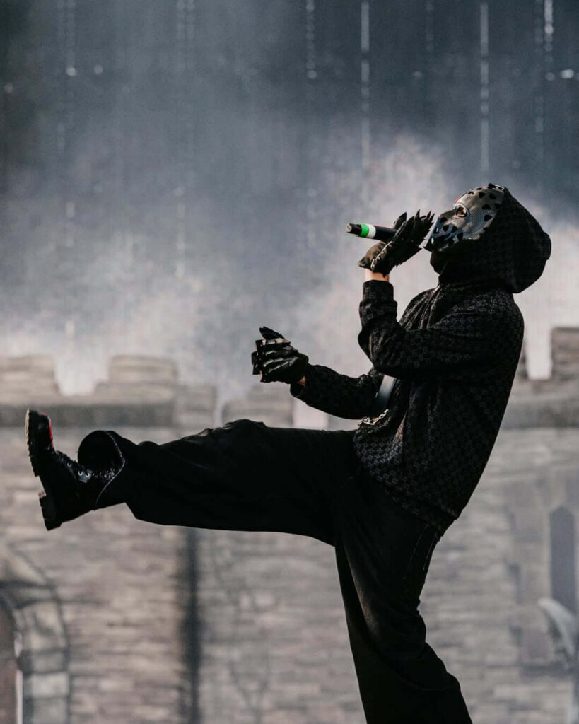 EsDeeKid Performing on Stage