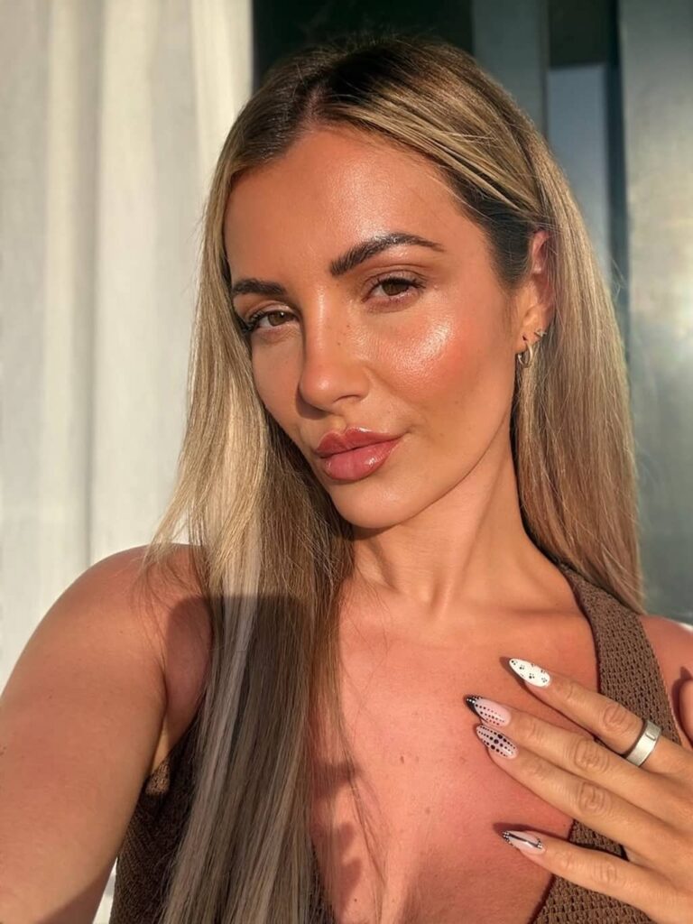 Kerri Roma makeup look