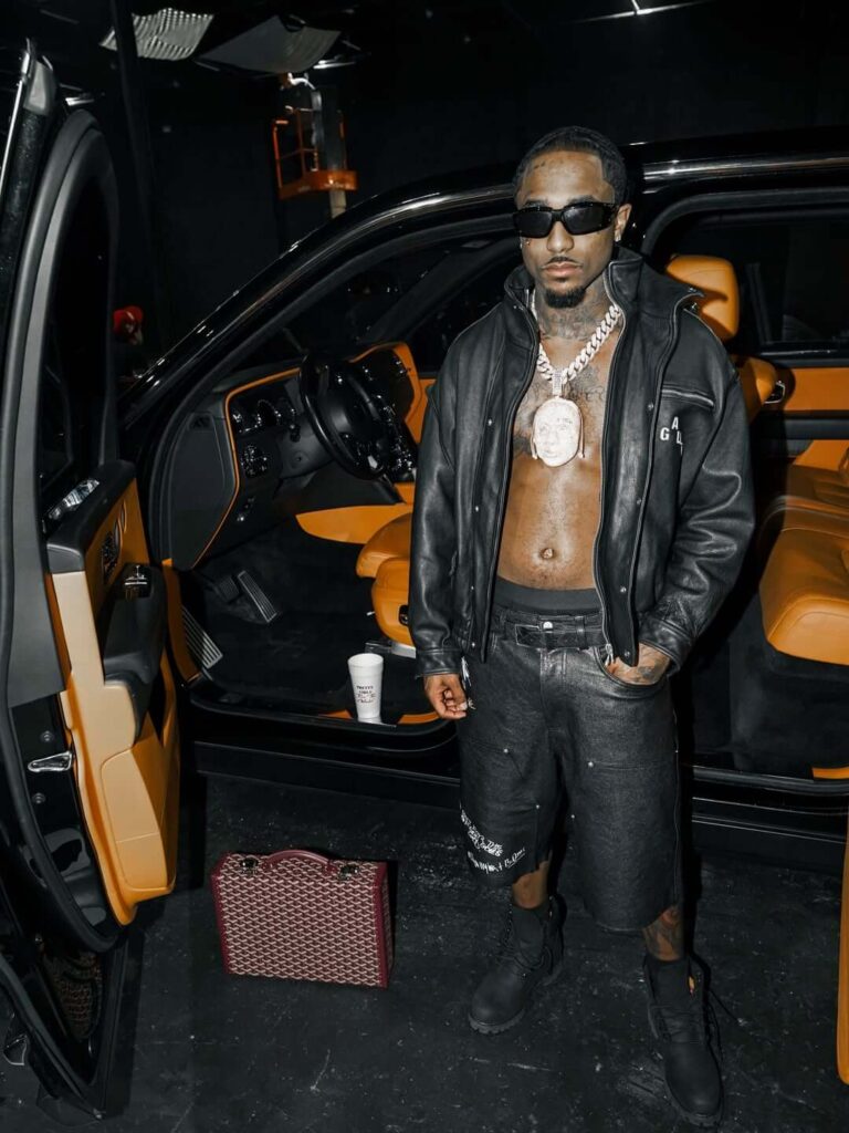 Loe Shimmy with luxurious car