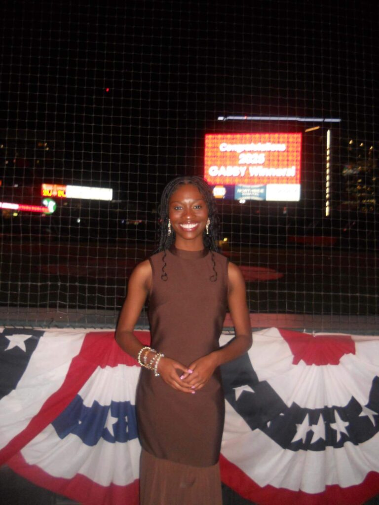 Nakya Harris received award