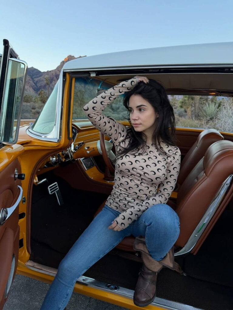 Jameliz Smith with car