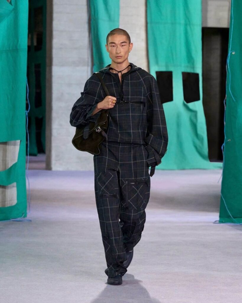 sang woo kim model at burberry runway show