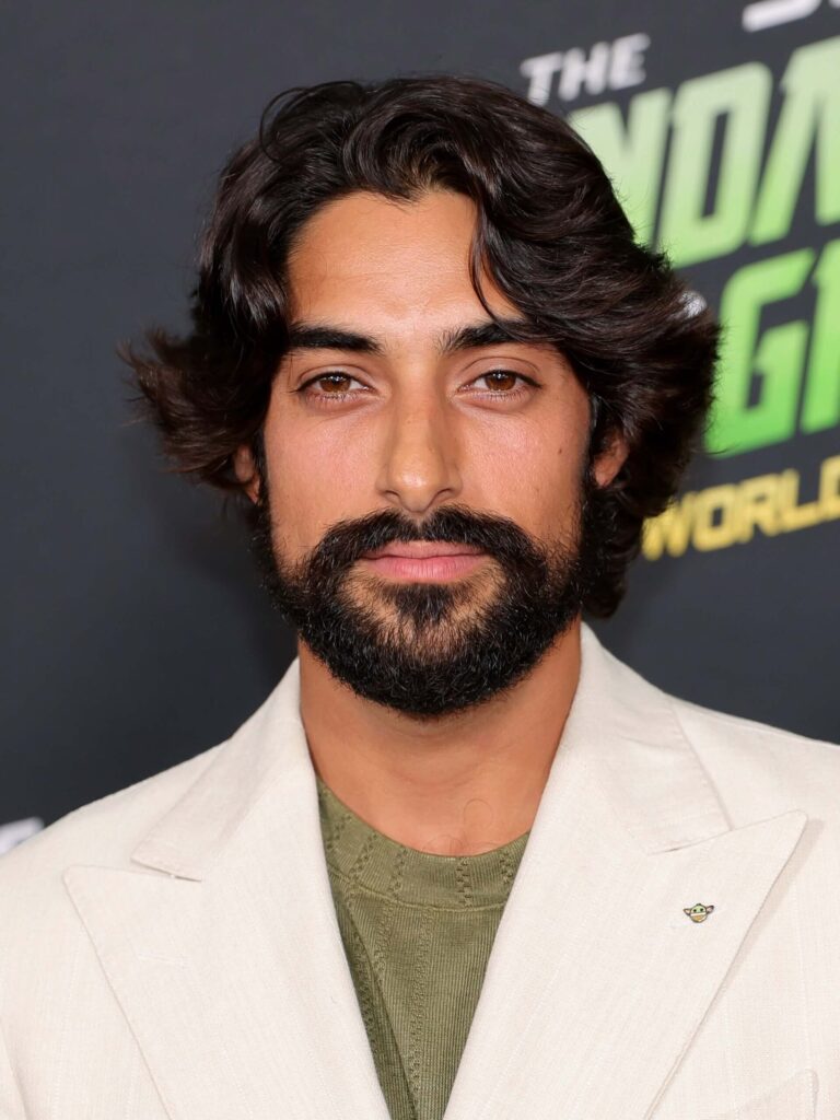 Eman Esfendi in premiere of star wars