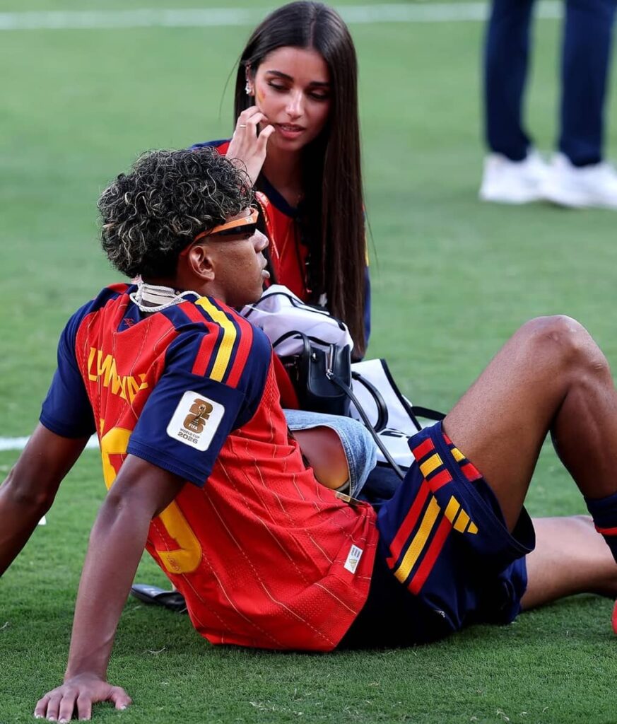 Lamine Yamal with his girlfriend