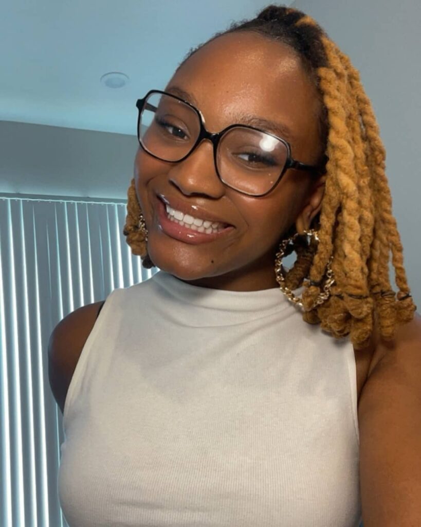Shania Muhammad with cute smile