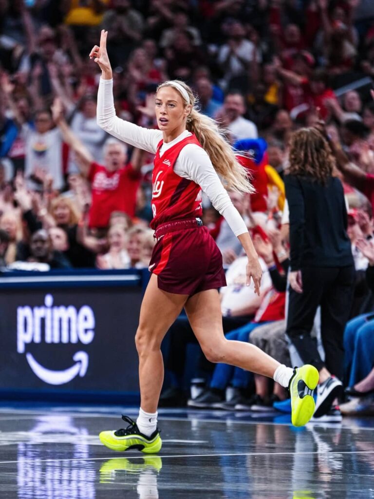 Sophie Cunningham during football match