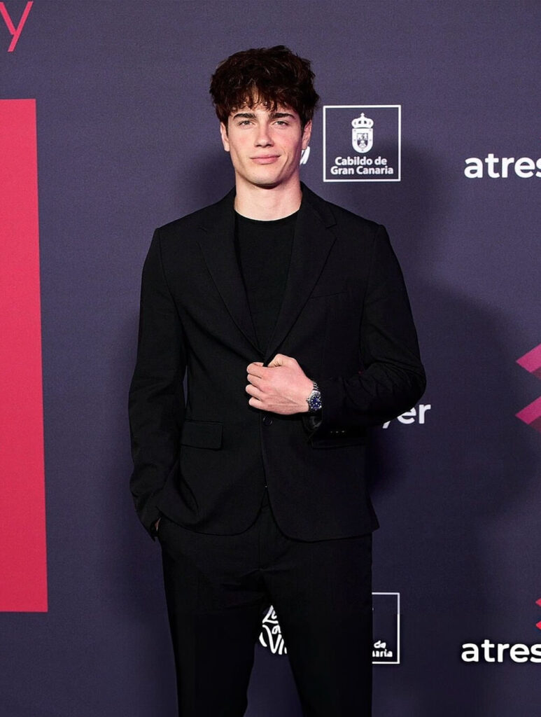 Biel Antón in black suit