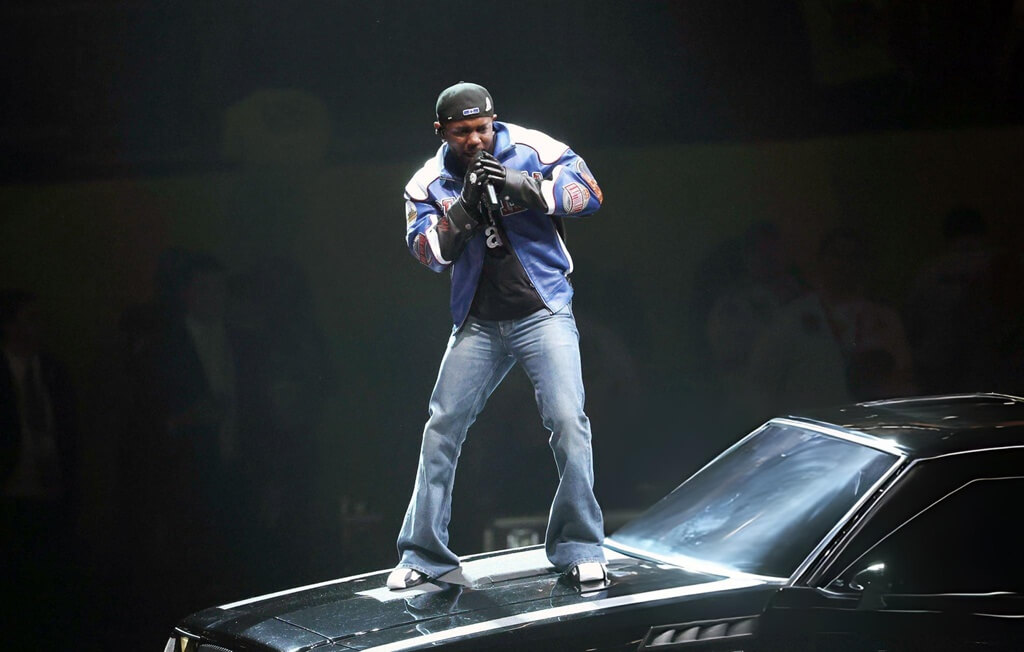Kendrick Lamar performing
