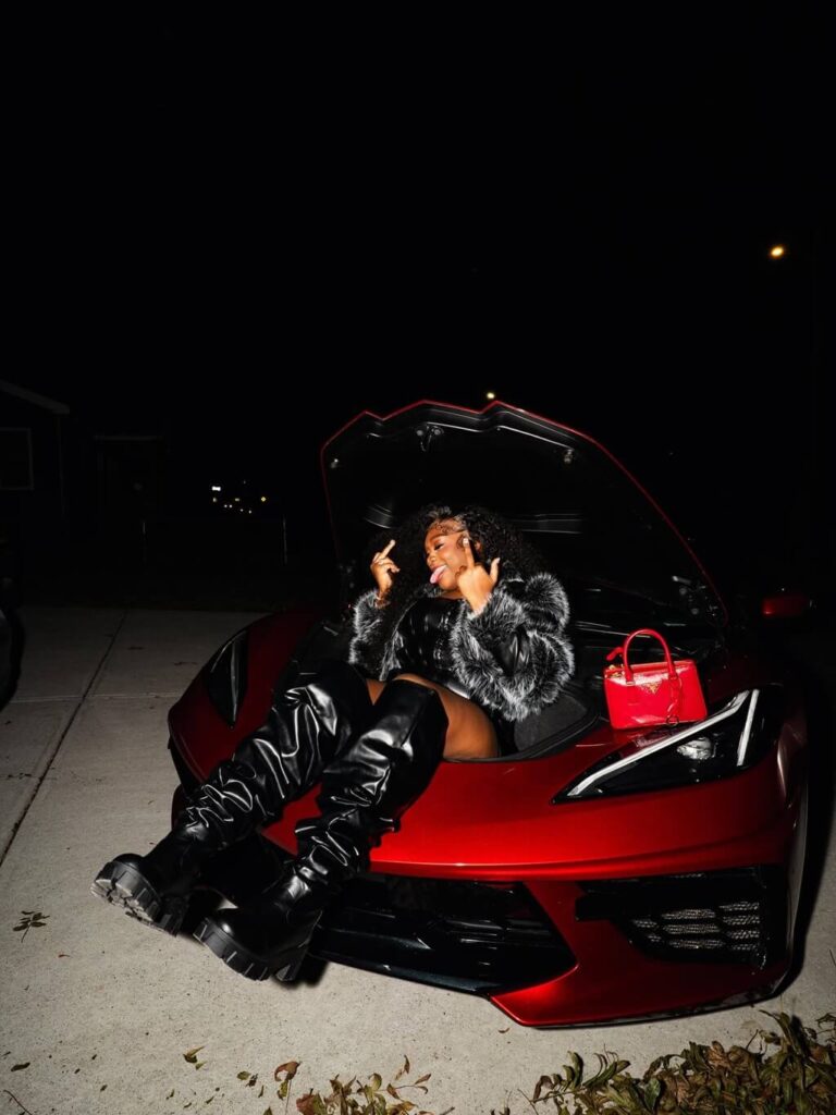 YKNiece with luxurious car