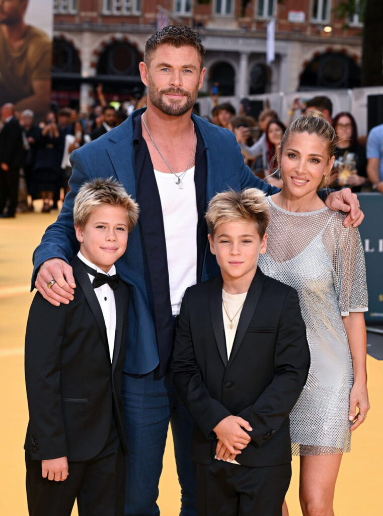 Chris Hemsworth with his wife and children