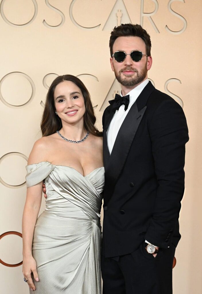 chris evans with wife