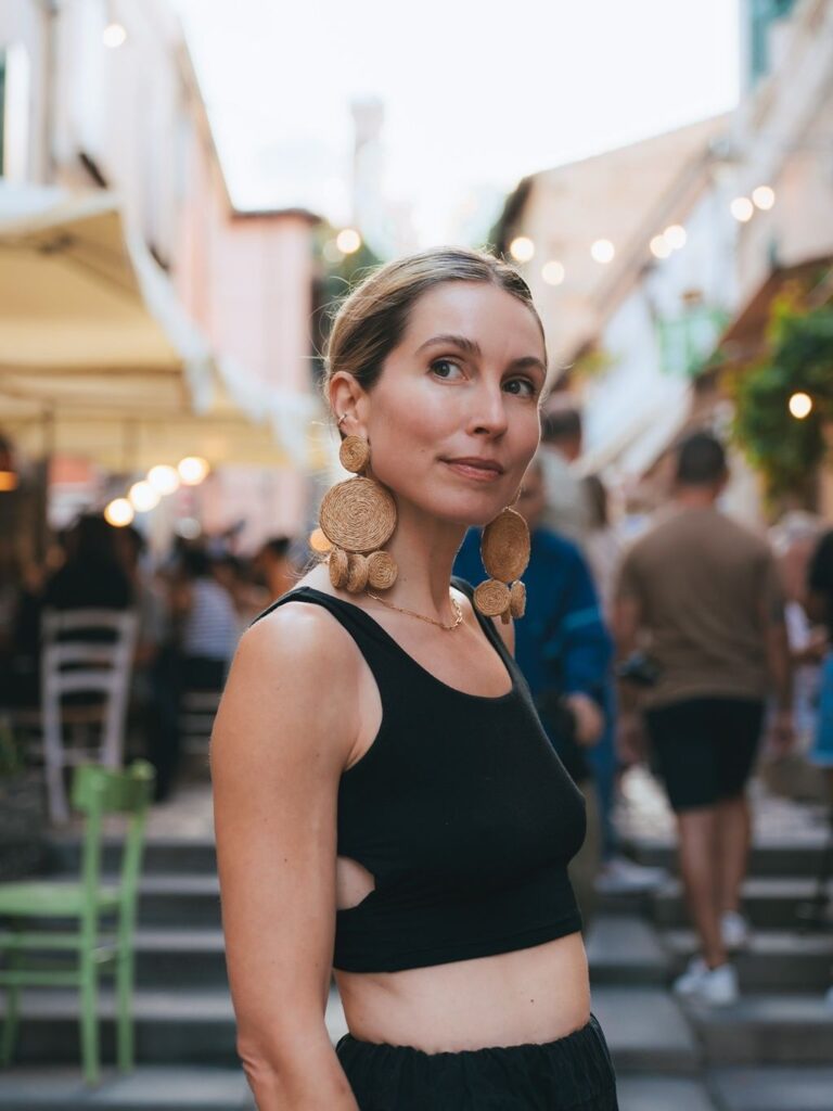 Who is Sarah Carter
