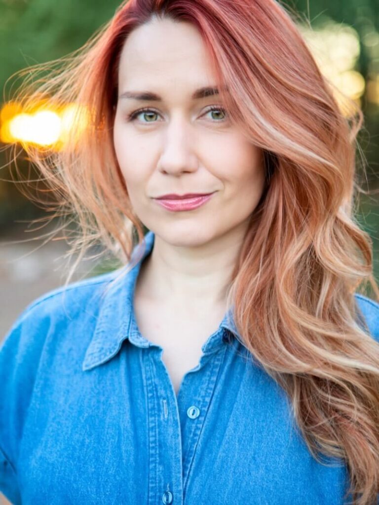 Elizabeth Zharoff Age